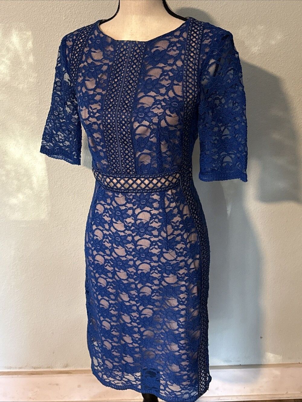 Antonio Melani Women's Royal Blue Dress Size 2 Lace Overlay Sleeveless Lined